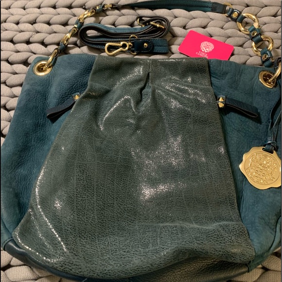 Vince Camuto Handbags - Vince Camuto Teal Leather handbag Gently used.